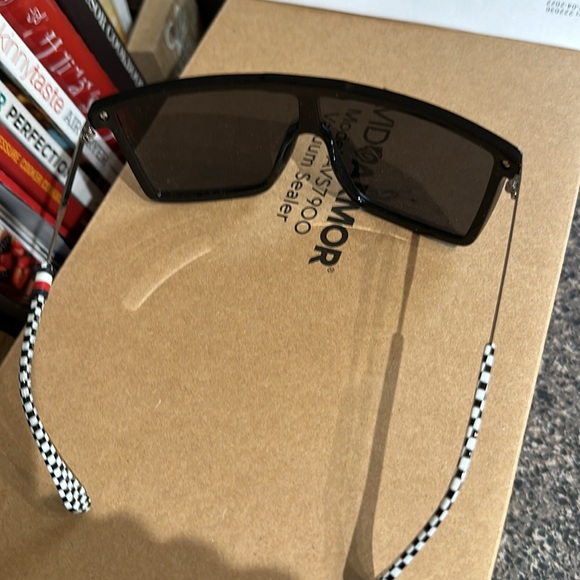 Tommy Hilfiger glasses - Picture 5 of 8